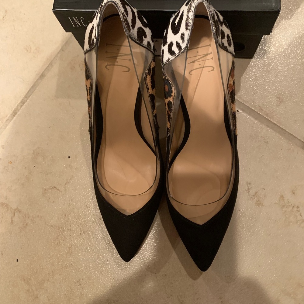 Ladies suede animal print shoes